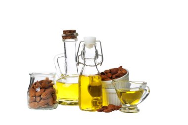 PNG, badem yağı, beyaz arkaplanda izole edilmiş.