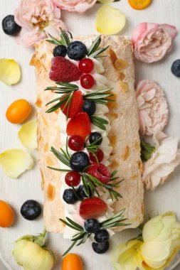 Kremalı pasta, lezzetli ve lezzetli yemek kavramı.