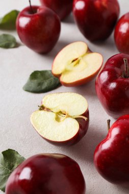 Kırmızı elmalar, taze ve sağlıklı yiyecek kavramı.