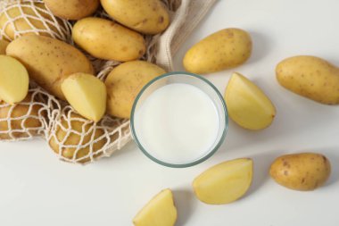 Patates sütü, taze ve sağlıklı içecek konsepti.