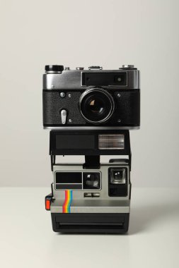 Retro kameralar, geçmişe dönük kameralar.