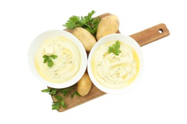 PNG, kaselerde patates püresi ve tahta tahtada patates püresi, beyaz arka planda izole edilmiş, üst manzara