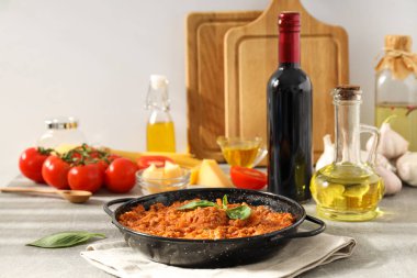 Bolonez sosu, lezzetli ve lezzetli yemek konsepti.