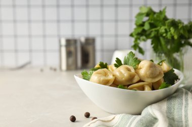 Hamur köftesi, lezzetli yemek konsepti, hamur yemeği.
