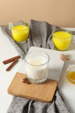 Ay ya da zerdeçal sütü, lezzetli içecek kavramı