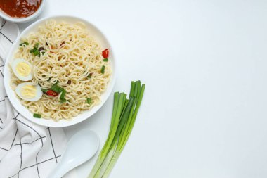 Lezzetli fast food kavramı - hazır şehriye