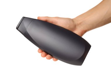 PNG, elinde siyah şampuan şişesi, beyaz arka planda izole edilmiş.