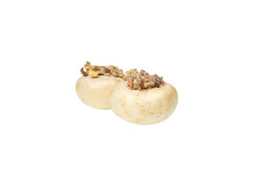 Beyaz arkaplanda izole edilmiş mantar dolması.