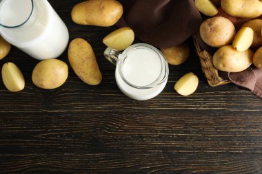 Patates sütü, taze ve sağlıklı içecek konsepti.