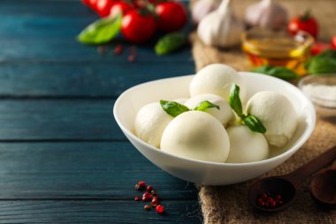 Mozzarella peyniri, lezzetli ve lezzetli süt ürünleri konsepti.