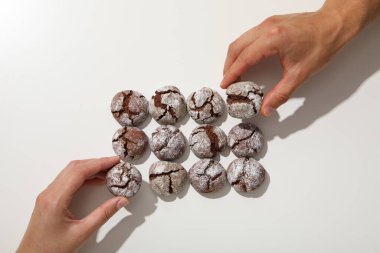 Hafif arka planda iştah açıcı Grinkle kurabiyeleri.