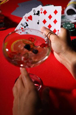 Poker ve kumar işi. Kapatın.