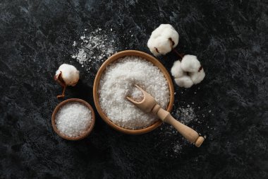 Deniz tuzu, rahatlama konsepti, spa ve kişisel bakım.