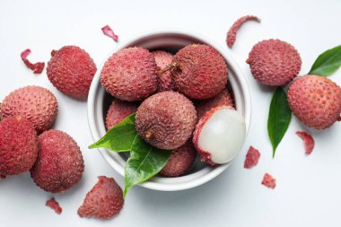 Lychee, taze ve olgun egzotik yiyecek kavramı.