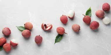 Lychee, taze ve olgun egzotik yiyecek kavramı.