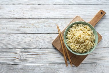 Lezzetli fast food kavramı - hazır şehriye