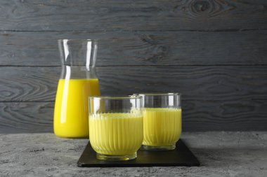 Ay ya da zerdeçal sütü, lezzetli içecek kavramı