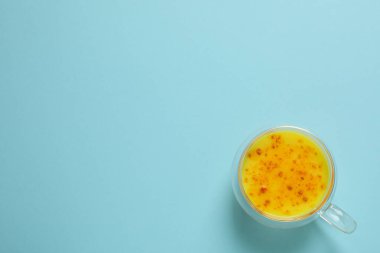 Ay ya da zerdeçal sütü, lezzetli içecek kavramı