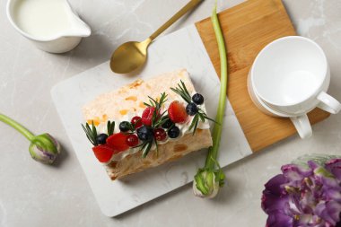 Kremalı pasta, lezzetli ve lezzetli yemek kavramı.