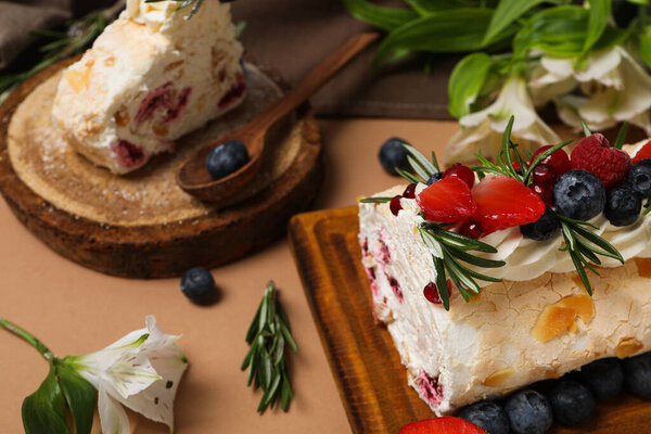 Ролл из меринга, концепция вкусной и вкусной еды