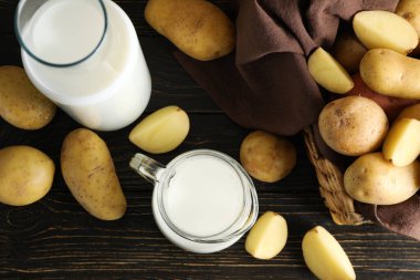 Patates sütü, taze ve sağlıklı içecek konsepti.