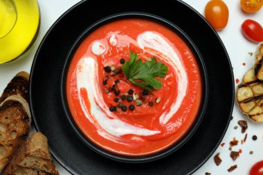 Domates çorbası, sağlıklı yiyecek konsepti, sağlıklı beslenme.