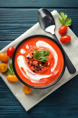 Domates çorbası, sağlıklı yiyecek konsepti, sağlıklı beslenme.