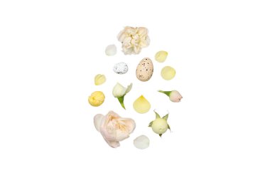 PNG, Paskalya, çiçek, taç yaprak ve bıldırcın yumurtalarından yapılmış yumurta şekli, beyaz arka planda izole edilmiş.