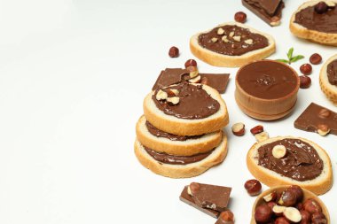 Çikolata ezmeli ekmek - lezzetli kahvaltı ya da sabah yemeği