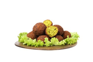 PNG, bir tabakta falafel, beyaz arka planda izole edilmiş..