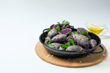 Sıra dışı sebze kavramı - mor patates sebzesi