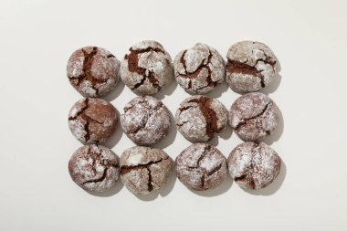 Hafif arka planda iştah açıcı Grinkle kurabiyeleri.