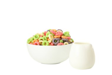 PNG, beyaz arka planda izole bir kasede renkli mısır gevreği.