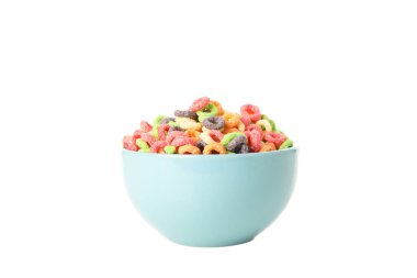 PNG, beyaz arka planda izole bir kasede renkli mısır gevreği.