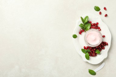 Kişisel bakım ve cilt ürünleri kavramı - nar kozmetiği