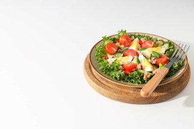 Tahtada ton balıklı salata hazır olsun..