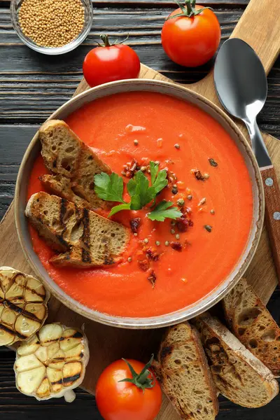 Domates çorbası, sağlıklı yiyecek konsepti, sağlıklı beslenme.
