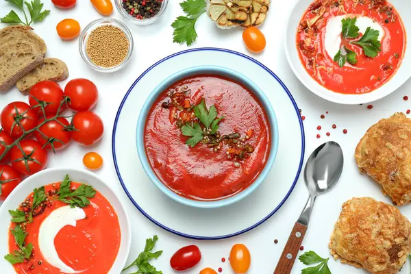 Domates çorbası, sağlıklı yiyecek konsepti, sağlıklı beslenme.