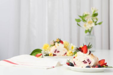 Kremalı pasta, lezzetli ve lezzetli yemek kavramı.