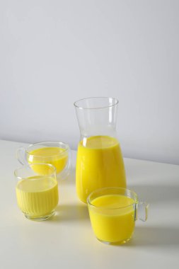 Ay ya da zerdeçal sütü, lezzetli içecek kavramı