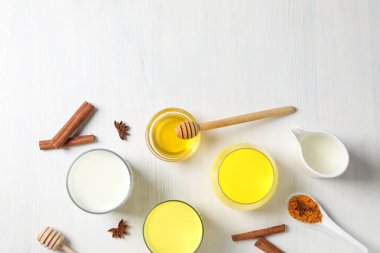 Ay ya da zerdeçal sütü, lezzetli içecek kavramı