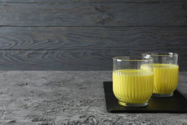 Ay ya da zerdeçal sütü, lezzetli içecek kavramı