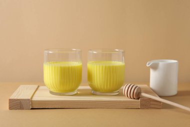 Ay ya da zerdeçal sütü, lezzetli içecek kavramı