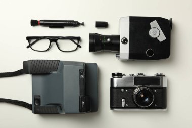 Retro kameralar, geçmişe dönük kameralar.