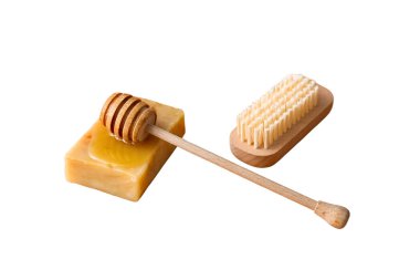 Beyaz yüzeyde bal balığı ve sabun, beyaz yüzeyde izole.