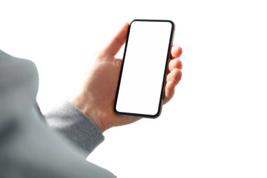 Bir el, beyaz bir ekranla akıllı telefonu kavrıyor.