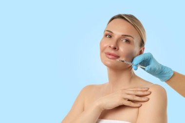 Uygulayıcı özellikleri geliştirmek için kozmetik bir işlem gerçekleştirir