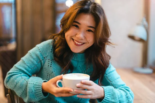 Young Woman Drinking Coffee Cafe — Stock Photo, Image