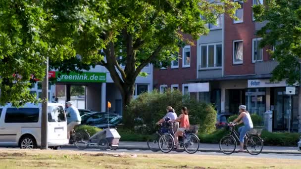 Almanya Munster 2022 Yılı Bisikletçiler Şehirde Bisikletle Dolaşır Bisiklet Altyapısı — Stok video