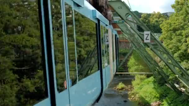 Německo Wuppertal Kolem Roku2022 Wuppertal Suspension Railway Před Vlakem — Stock video